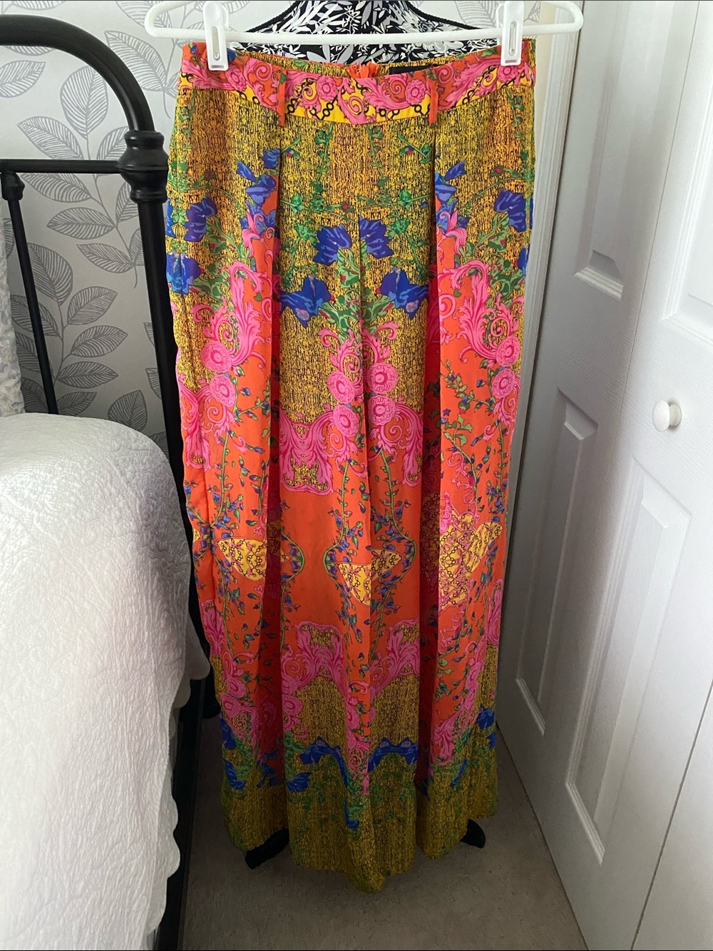 AKIRA Coral Pink & Orange Bohemian Floral wide leg pants with back zipper - Picture 1 of 10